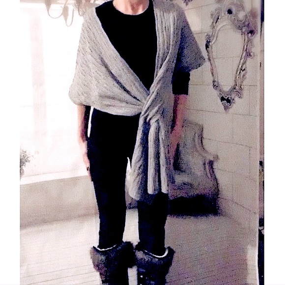 Anthropologie Sundance catalog cashmere blend boho  soft gray/ wrap - Picture 2 of 7